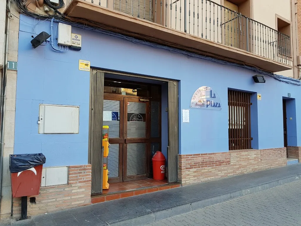 Cafetería Pizzeria La Plaza_Illueca_slider_image_1