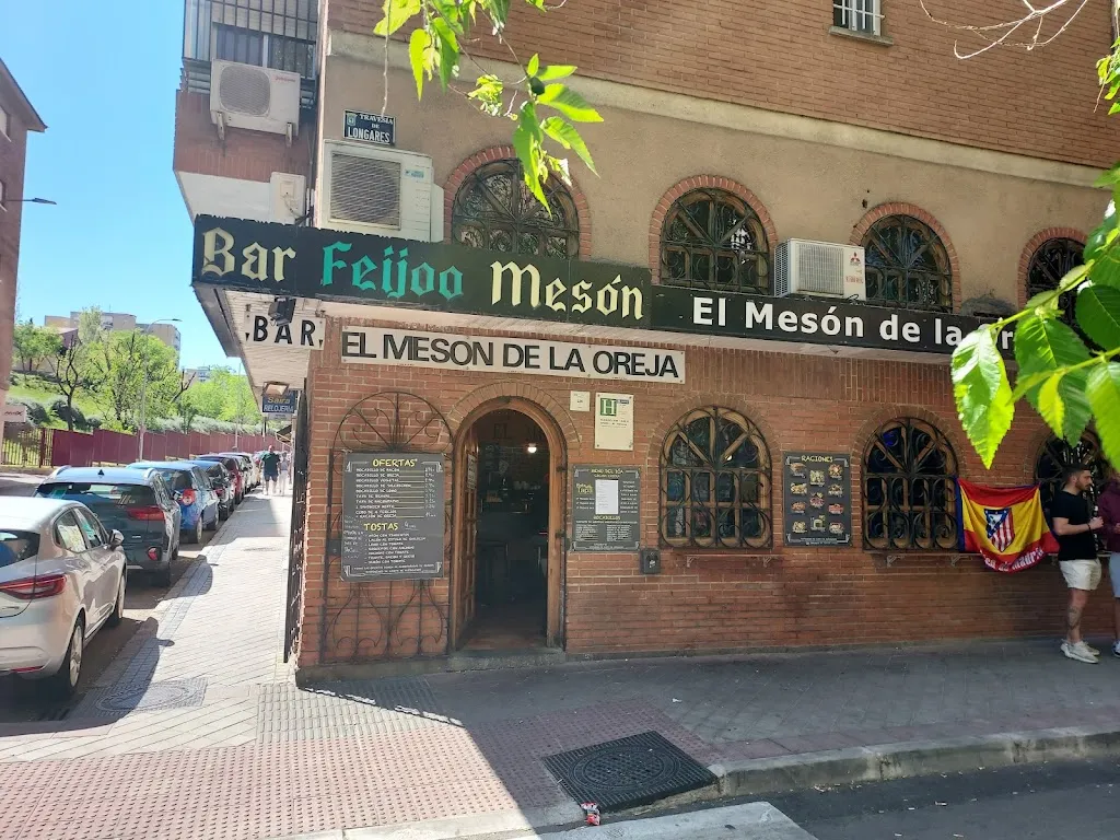 El Mesón de la Oreja restaurant in Longares