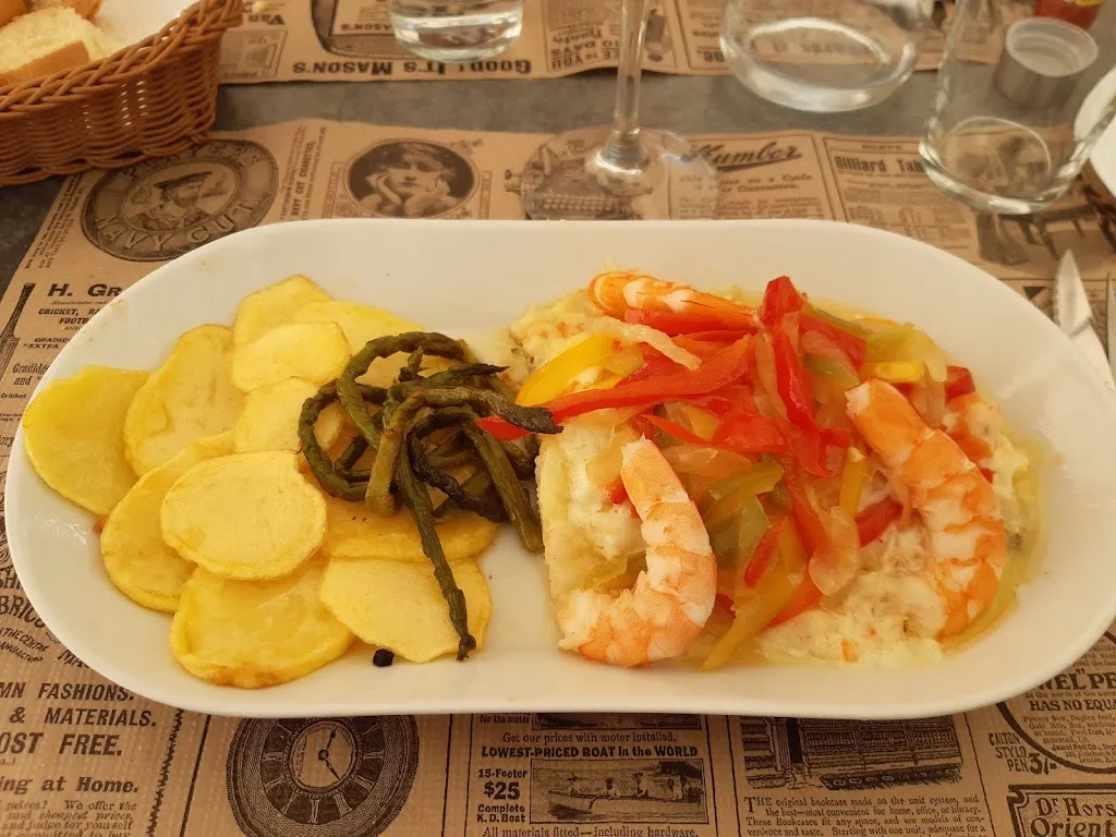 Mario Dominguez_Bar Lisboa Luceni_Luceni_review