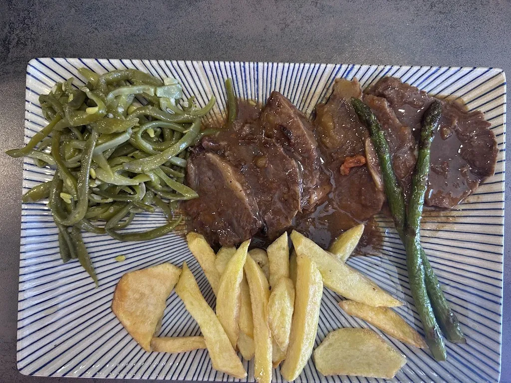 Hanna Stockhecke_Bar Lisboa Luceni_Luceni_review