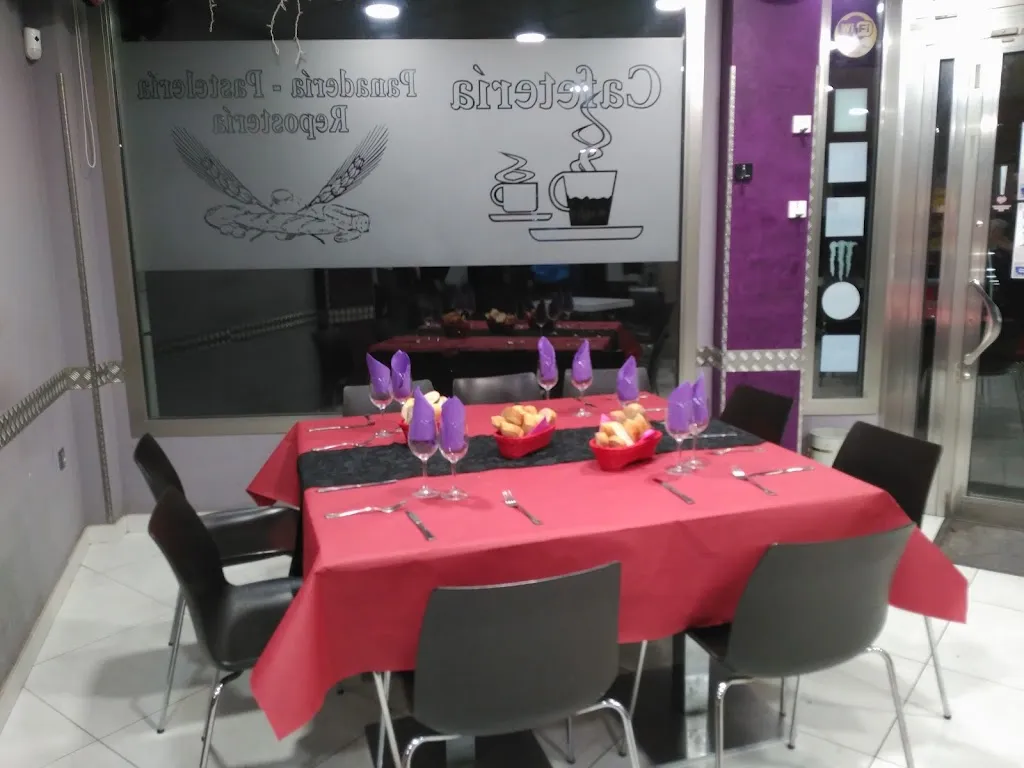 Cafeteria Paco´s restaurant in Lumpiaque