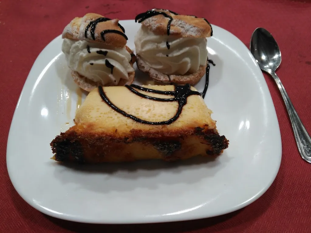 Cafeteria Paco´s_Lumpiaque_slider_image_2