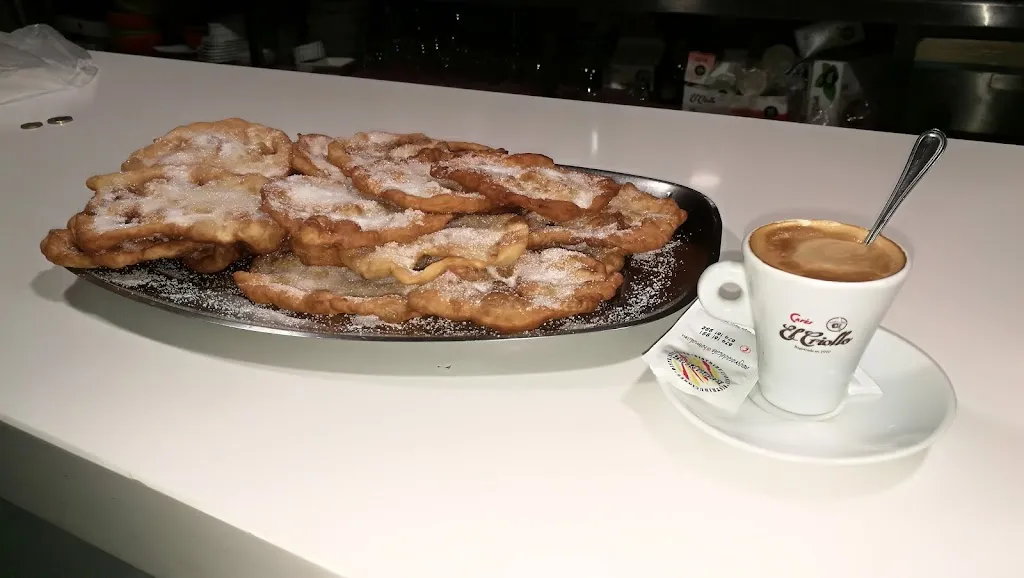 Cafeteria Paco´s_Lumpiaque_slider_image_3