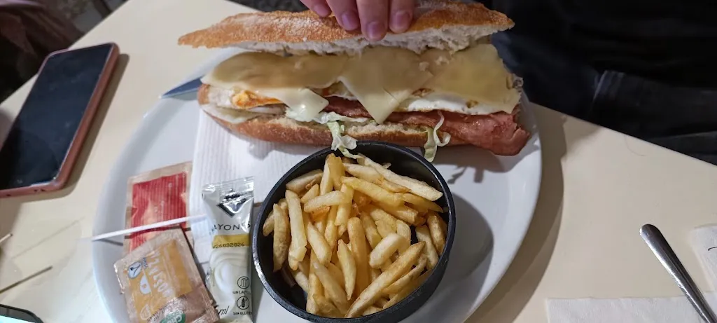 EVA_Bar Cañardo_Maella_review