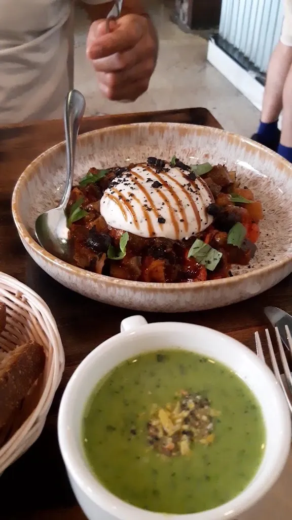 VEGA_Luna_slider_image_2