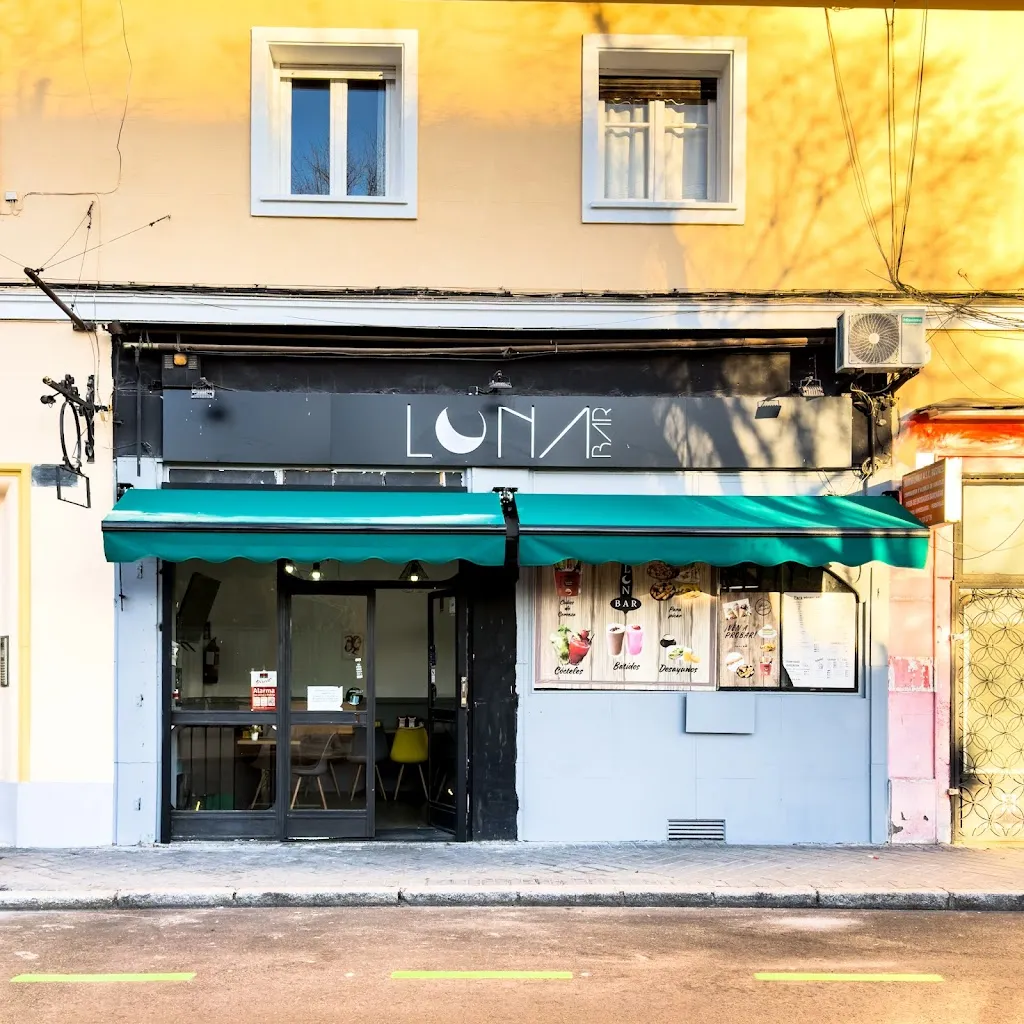 Luna Bar_Luna_slider_image_1