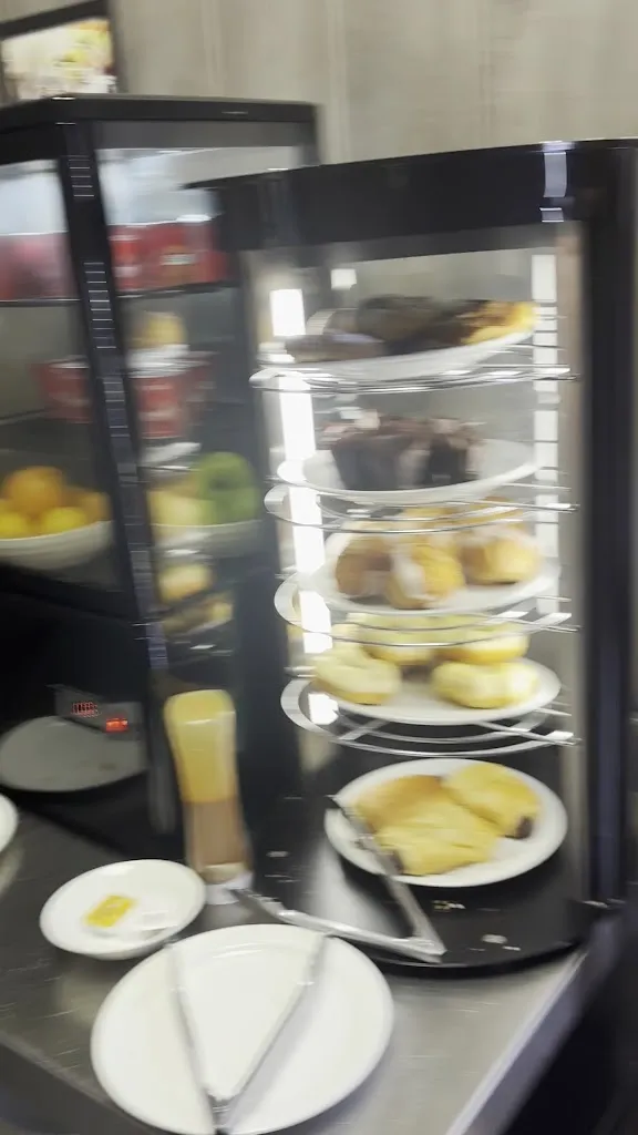 Shane Nickels_Buffet & Bar Day Madrid_Luna_review