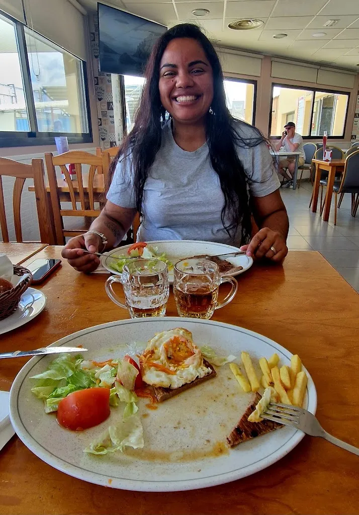 Sandro Oliveira_Bar restaurante Postas De La Joyosa_Joyosa La_review