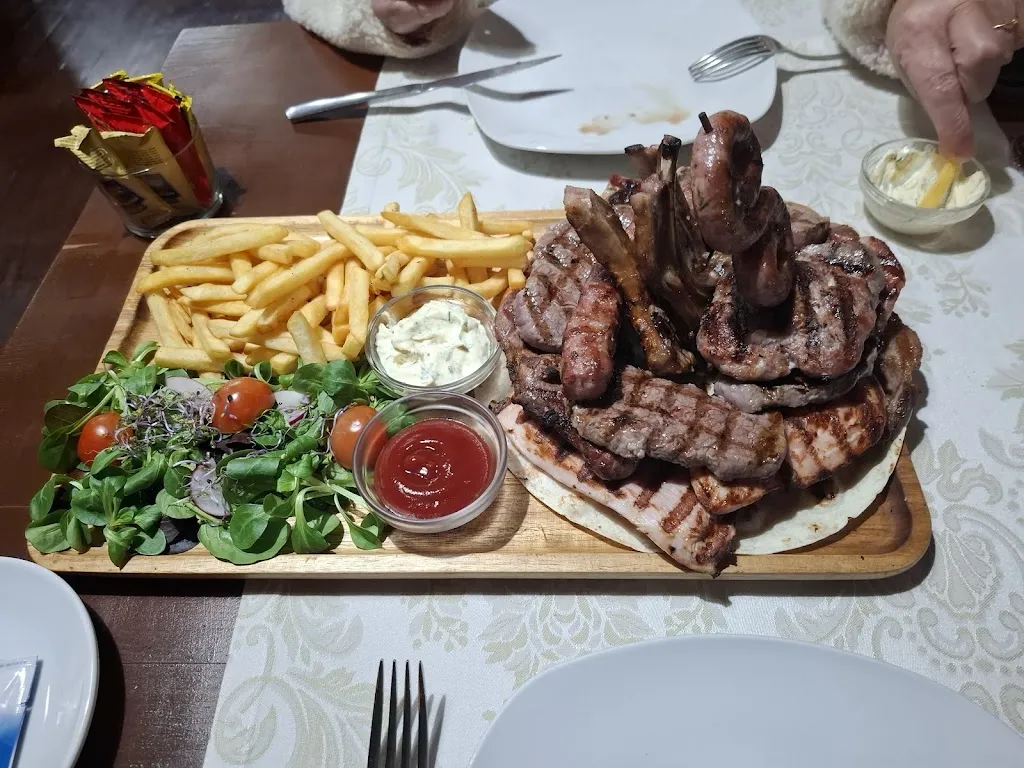 Alfred Sturz _Restaurante Bulgari_Joyosa La_review