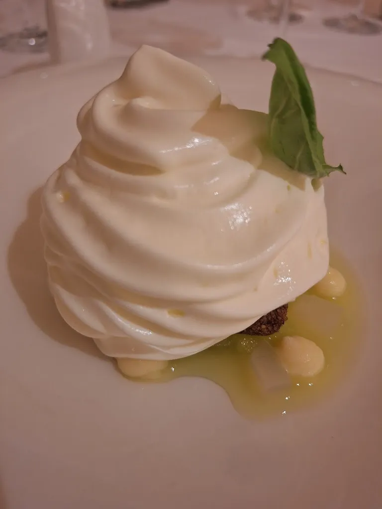 Northern Fun Monkey_Restaurante Emperador_Joyosa La_review