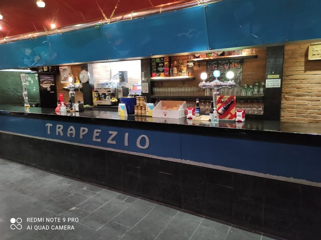 Bar Trapezio restaurant in Mallén