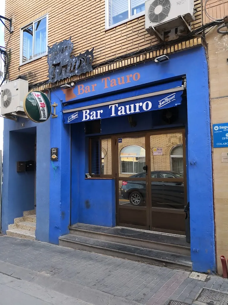 Bar Tauro restaurant in Mallén