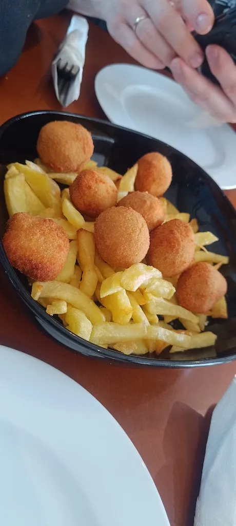 Rocio Gomez_Café bar Os De Teixedelo_Cedeira_avis