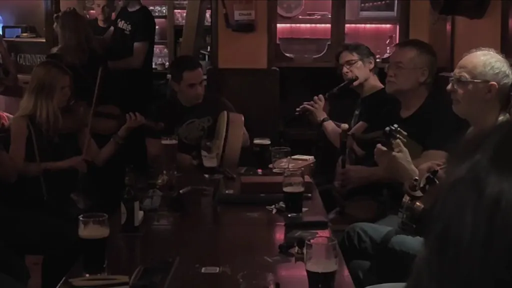 Collin's Irish Tavern_Malón_slider_image_2