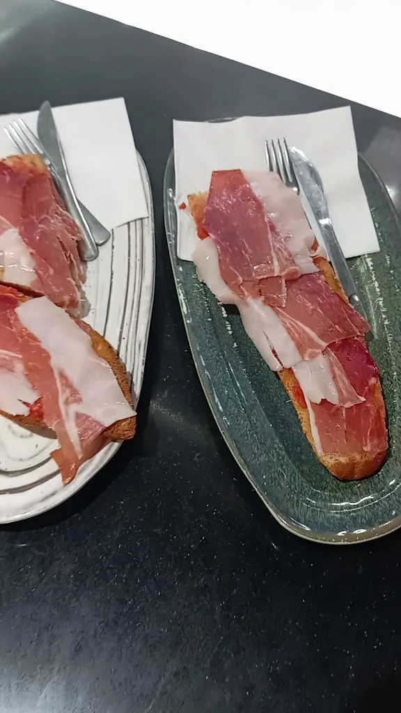 NEPHTiS / marONiabeaT restaurant in María de Huerva