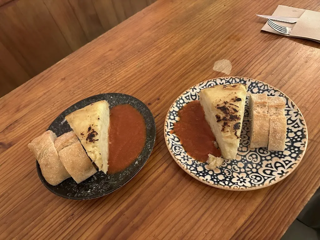 Sydney Christ_Viva Chapata_Muela La_review