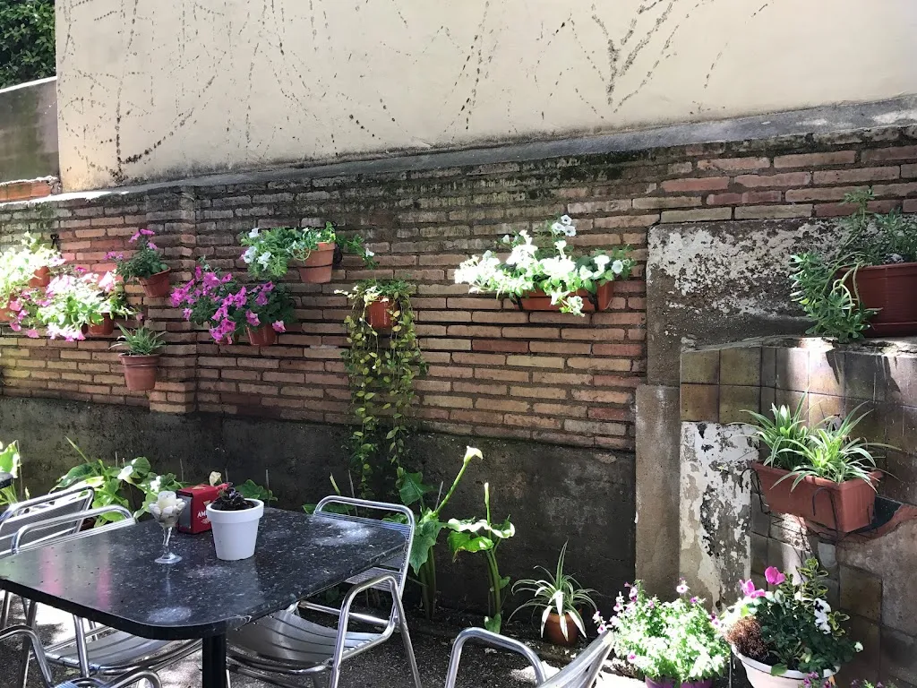 Bar Medio Mundo restaurant in Novallas