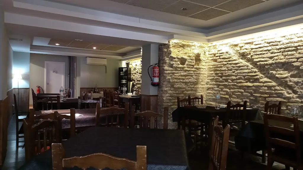 Bar restaurante Los Caprichos restaurant in Pina de Ebro