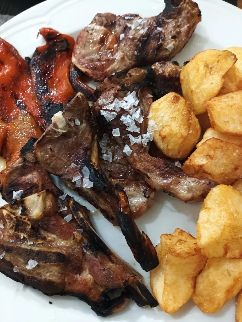 Lola LA_Asador Los Arcos_Pina de Ebro_review