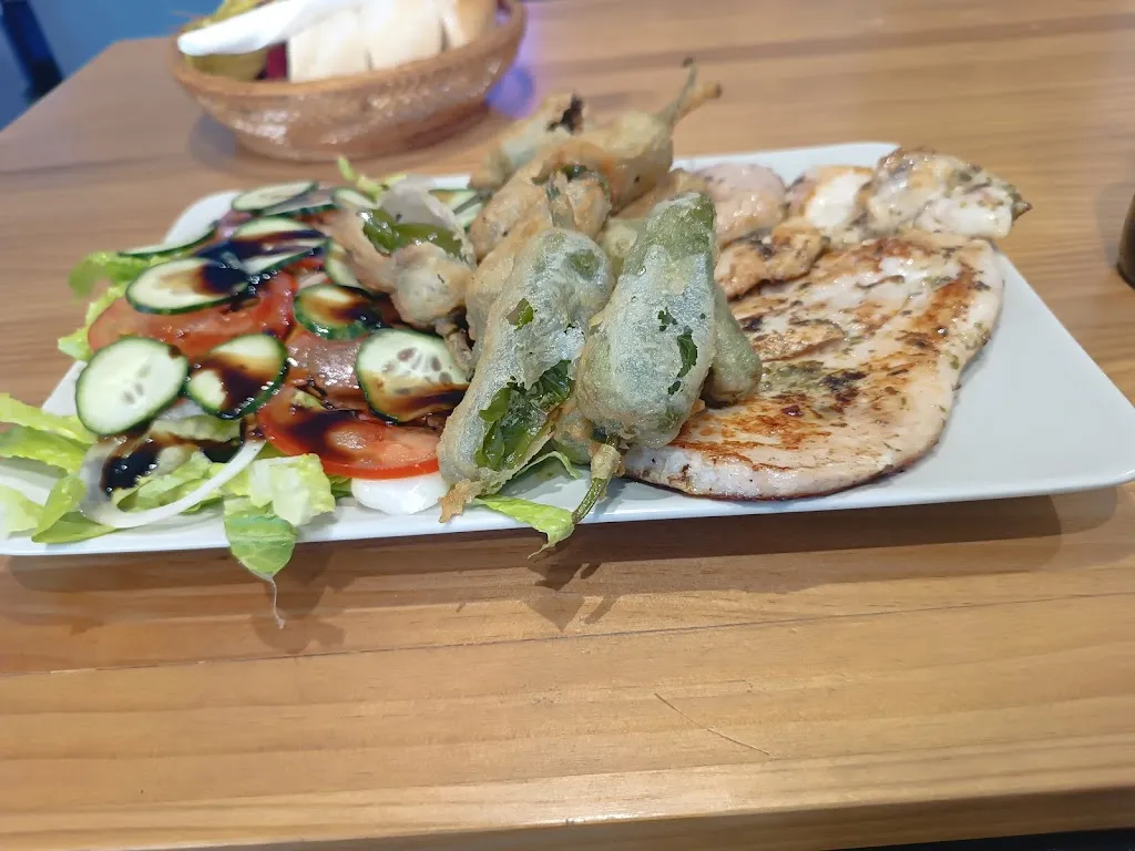 Daniel De la Fuente Ruiz_Bar La Canariona_Pina de Ebro_review