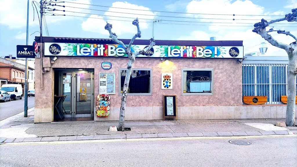 Let It Be Café Pinseque restaurant in Pinseque