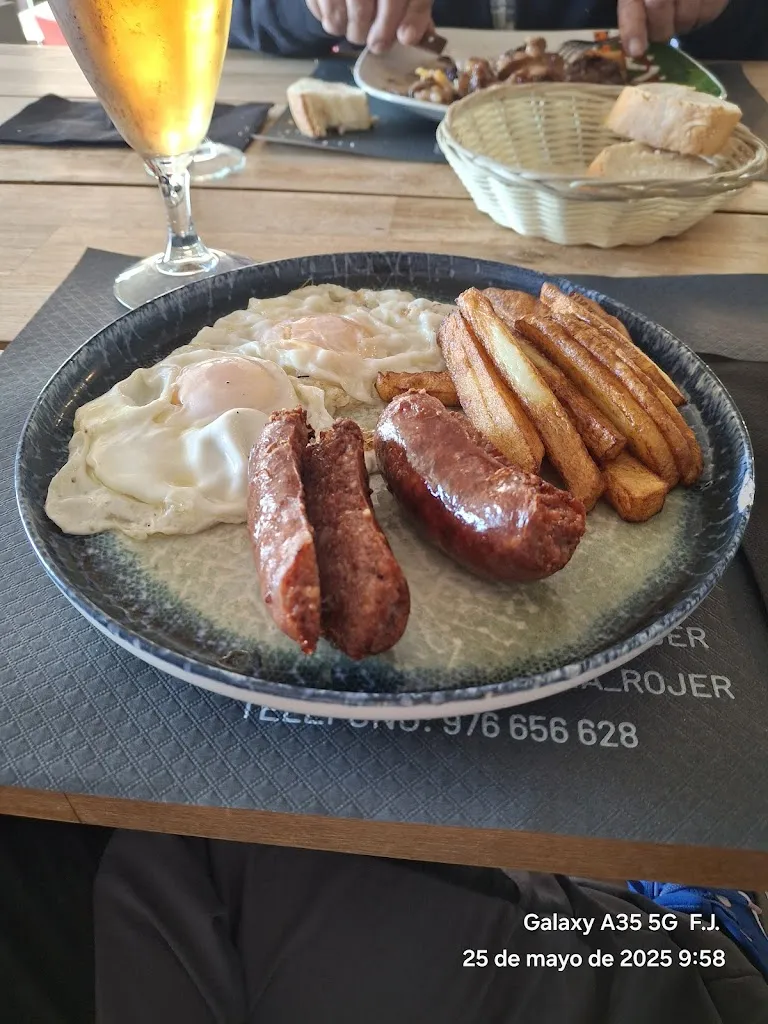 Paco Manero_Cafetería Rojer_Pinseque_review