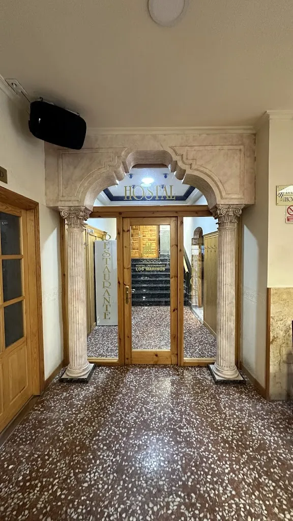 Hostal Restaurante Los Marinos_Remolinos_slider_image_1