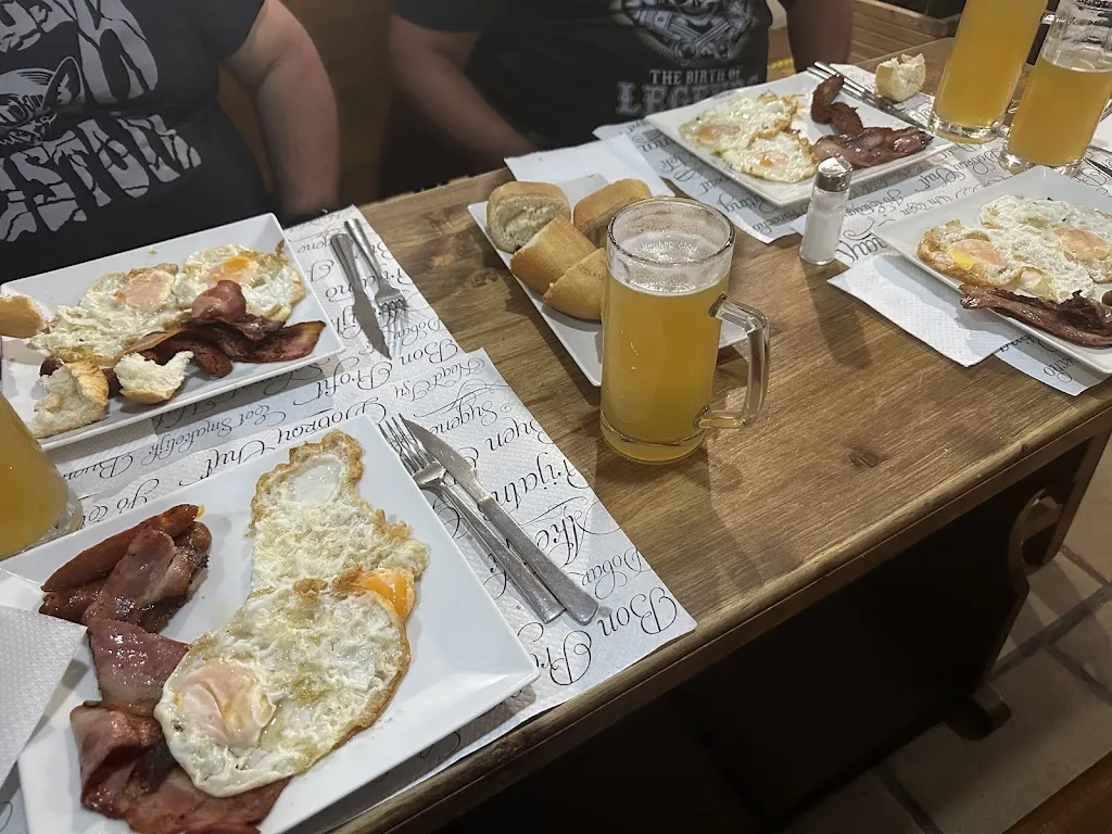 Juan Carlos Redondo_Coffee Bar Small_Sabiñán_review