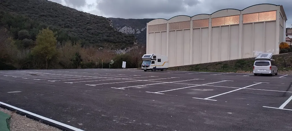 Parking de Salvatierra de Esca restaurant in Salvatierra de Esca