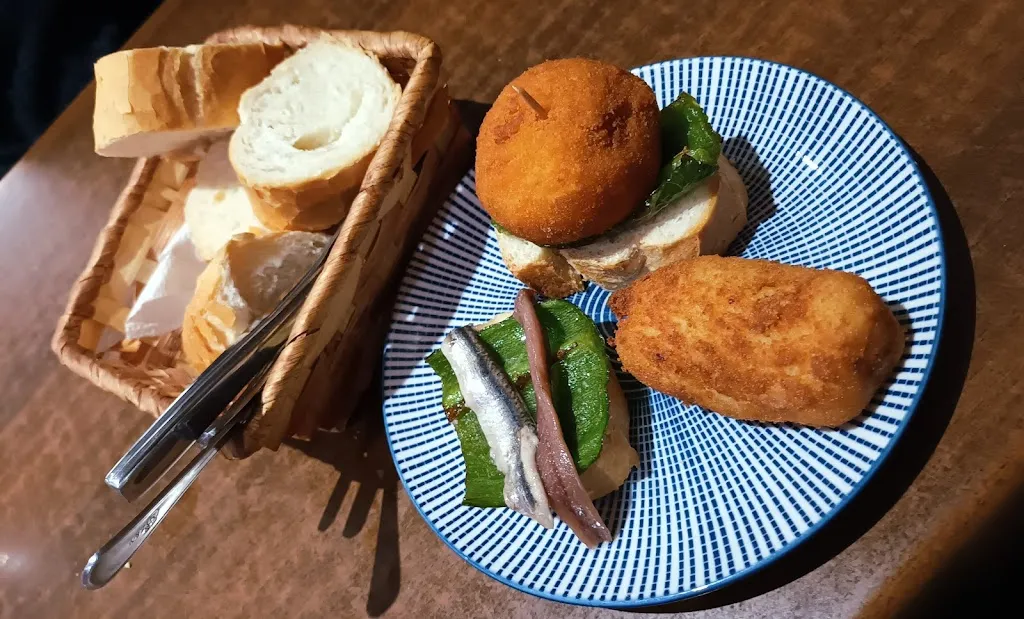 Menu_Bar A' Redolons - Mario_Sádaba_image_1