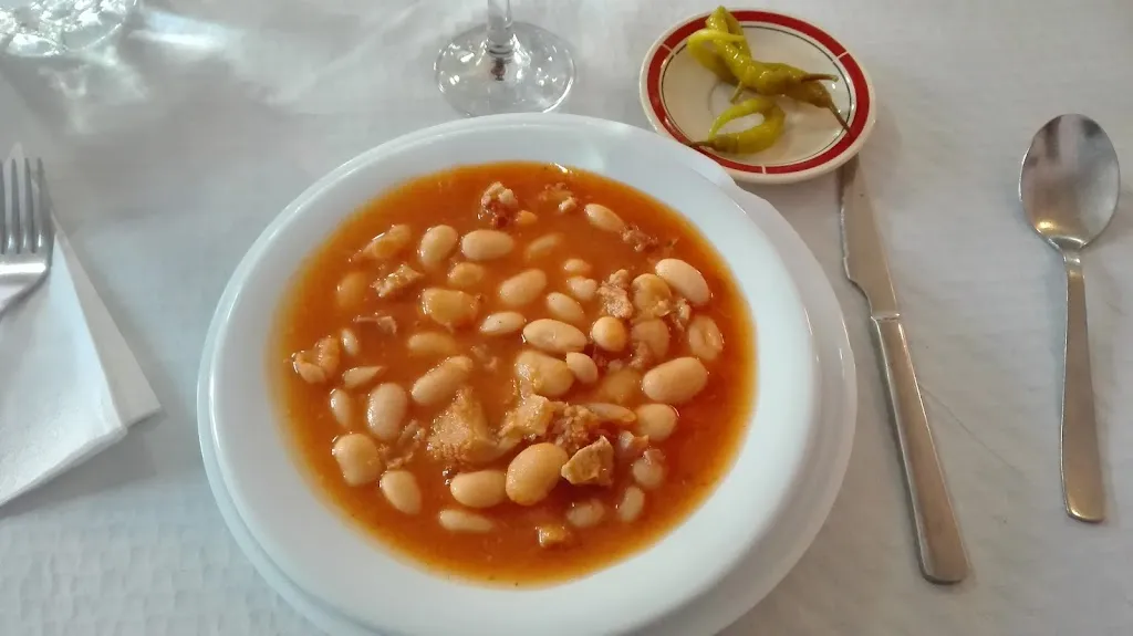 Menu_Laura BAR-RESTAURANT._Sádaba_image_1