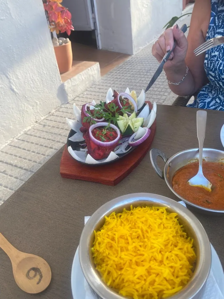 Tracy White_The Courtyard Tandoori Bar and Bistro_Salillas de Jalón_review