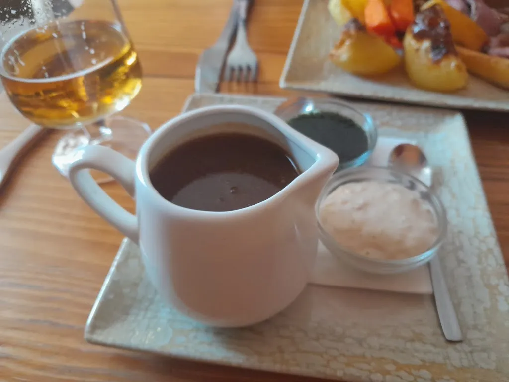 Alison Longworth_The Courtyard Tandoori Bar and Bistro_Salillas de Jalón_review