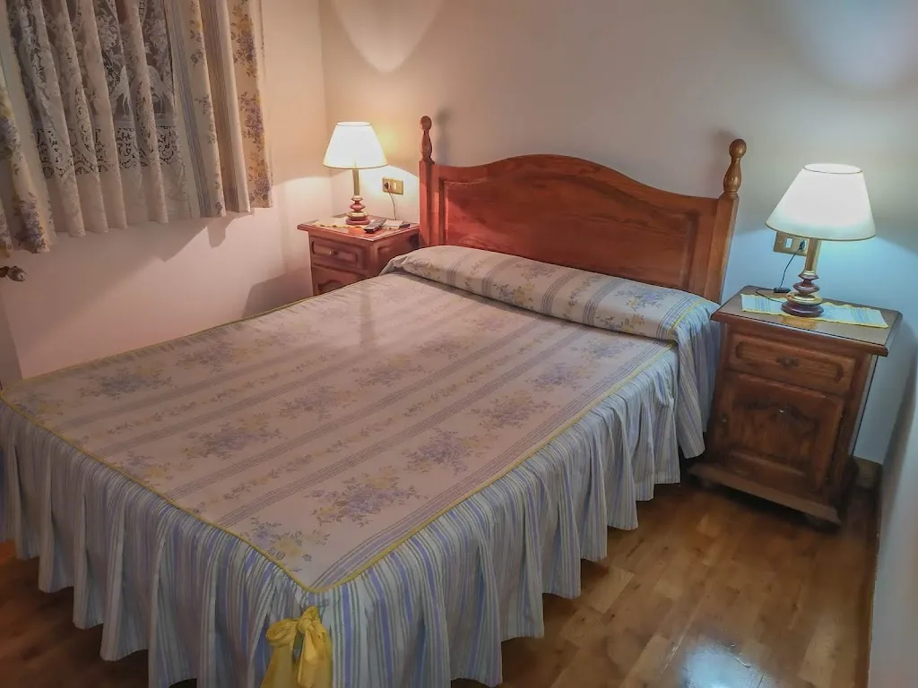 Hostal Las Coronas_Sos del Rey Católico_slider_image_2