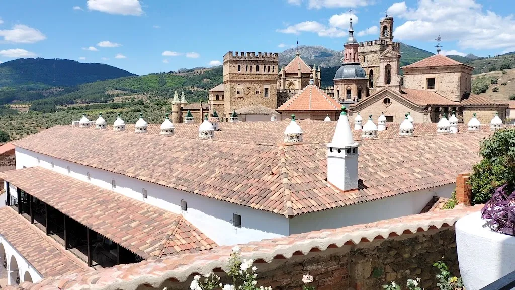 Parador De Guadalupe Caceres_Terrer_slider_image_1