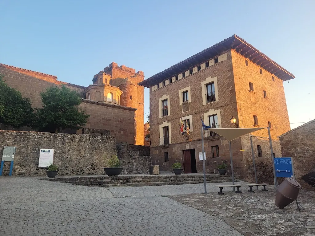 oscar etxeburua_Albergue Undués de Lerda_Undués de Lerda_review