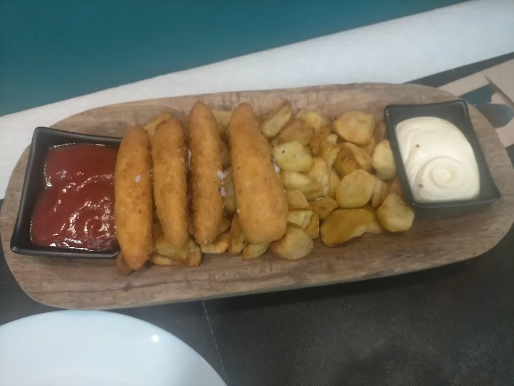 Mayra Mayrita_GAMBEROS M&C_Utebo_review