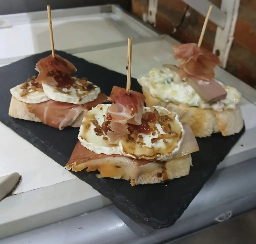 Restaurante Pirineos 2_Utebo_slider_image_2