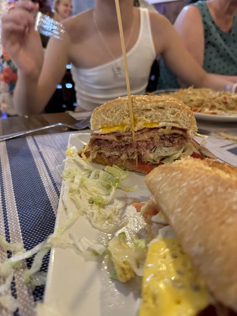 Alberto Longas_Maite_Utebo_review