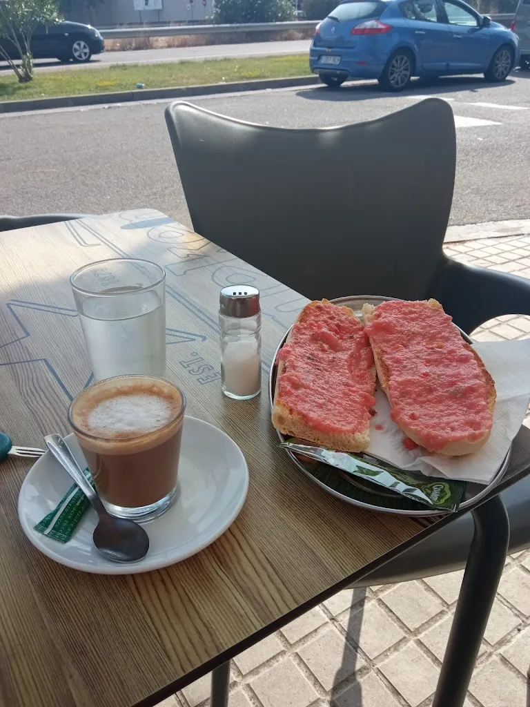 Bárbara Anne Beard Cenis_Bar restaurante Nueva Almenara_Utebo_recensione