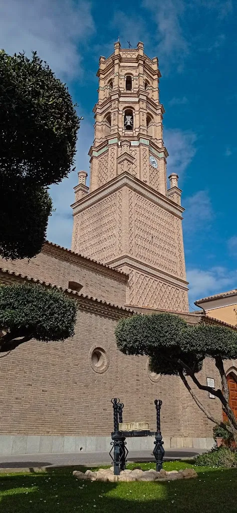 Elizabeth A. Figueredo_Vaticano_Villamayor de Gállego_review