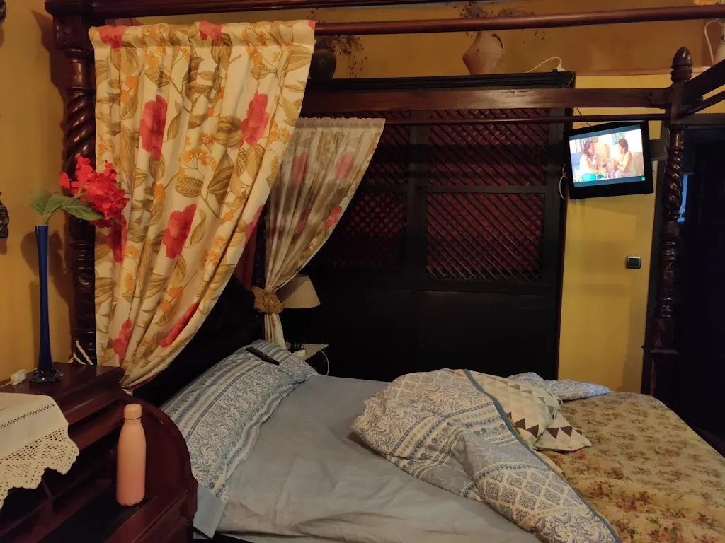 Antonio Del Horno Plaza_Casa Grande_Villarroya de la Sierra_review