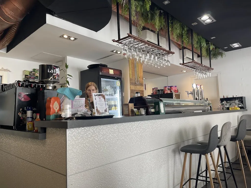 Algo pasa con Mery restaurant in Villanueva de Gállego