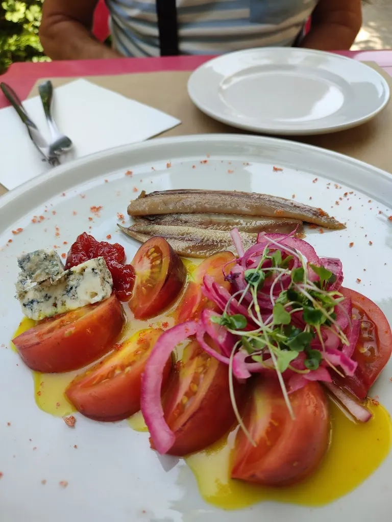 Menu_Araiako igerilekuetako taberna jatetxea_Asparrena_image_1