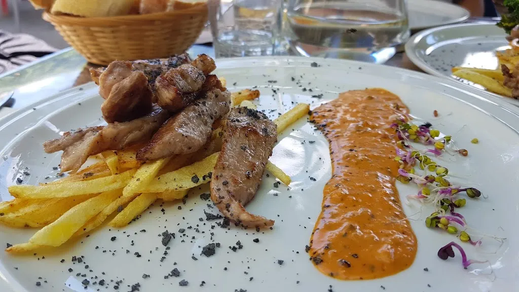 Menu_Araiako igerilekuetako taberna jatetxea_Asparrena_image_7