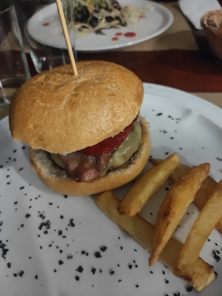 Menu_Araiako igerilekuetako taberna jatetxea_Asparrena_image_9