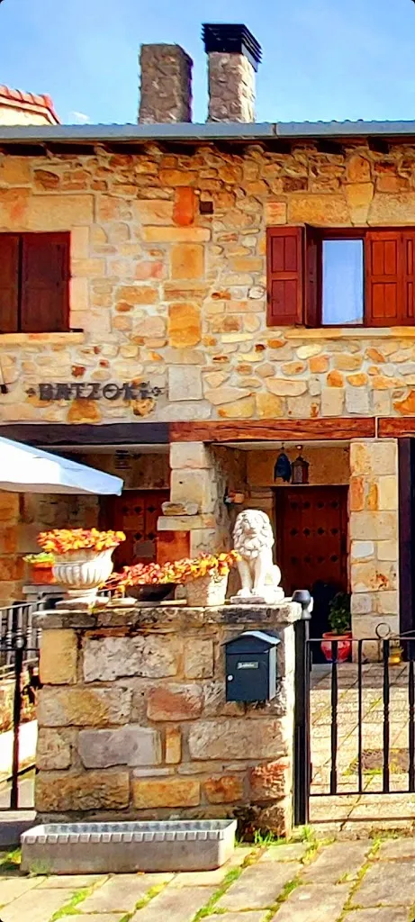 Araiako igerilekuetako taberna jatetxea ristorante a Asparrena