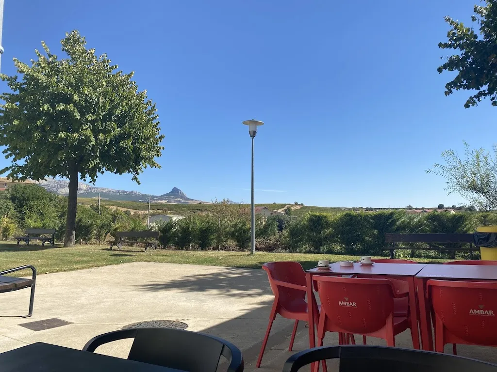 Bar ”Las Piscinas” restaurant in Elvillar/Bilar