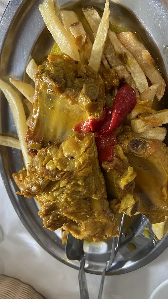 Cristina Barroso Chirino_Pena da Revolta_As Pontes de García Rodríguez_review