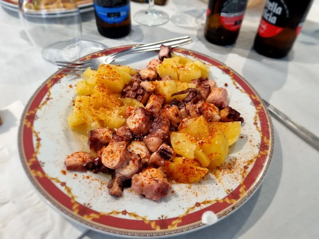 Antonio MG_Pena da Revolta_As Pontes de García Rodríguez_review